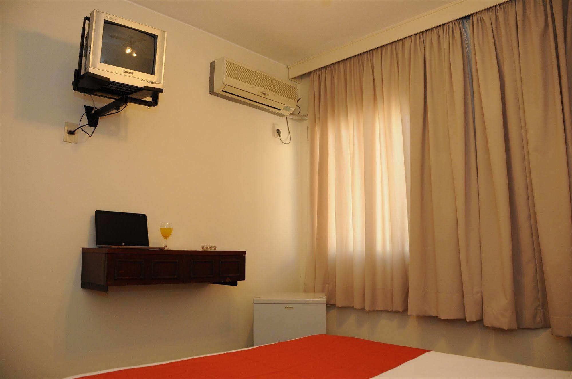 Hotel California Montevideo Ngoại thất bức ảnh